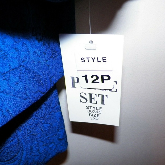 Women's 12P Jacket 10P Skirt Suit Blue CB Collecti - Picture 6 of 8